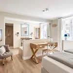 Ferienhaus Hüs Winj - Uast Winj *